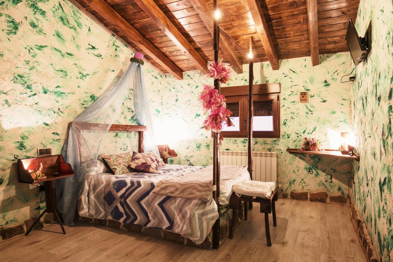 El Eden De Javier Guest House Robledillo Ngoại thất bức ảnh