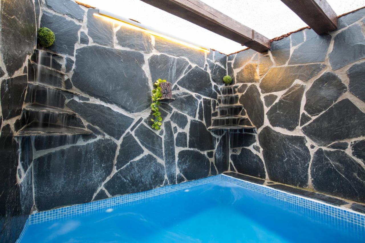 El Eden De Javier Guest House Robledillo Ngoại thất bức ảnh