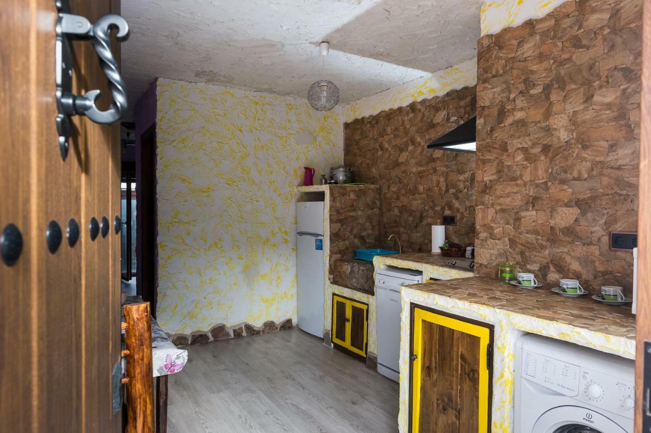 El Eden De Javier Guest House Robledillo Ngoại thất bức ảnh