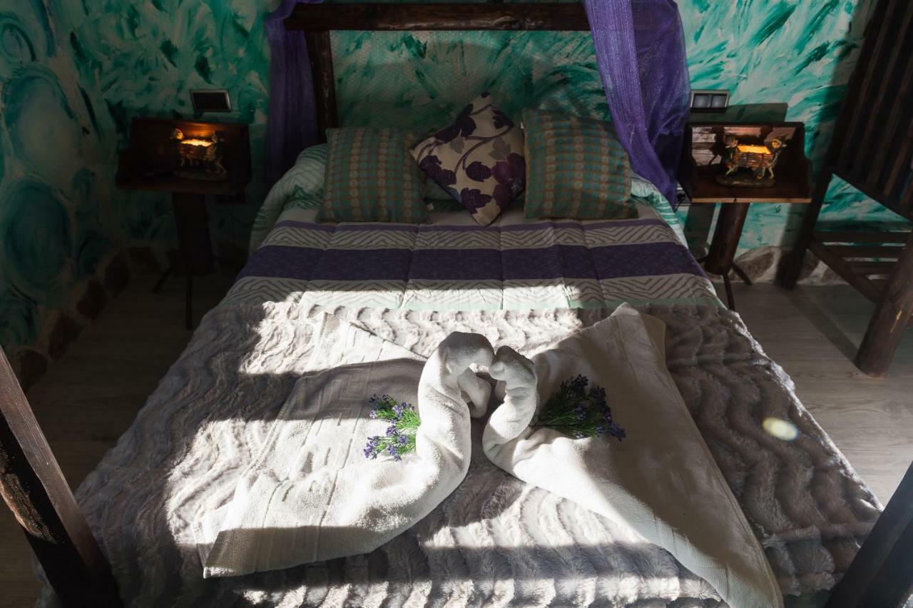 El Eden De Javier Guest House Robledillo Ngoại thất bức ảnh
