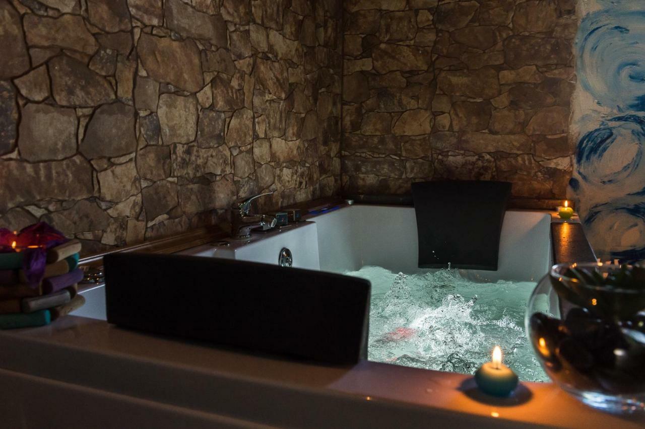 El Eden De Javier Guest House Robledillo Ngoại thất bức ảnh